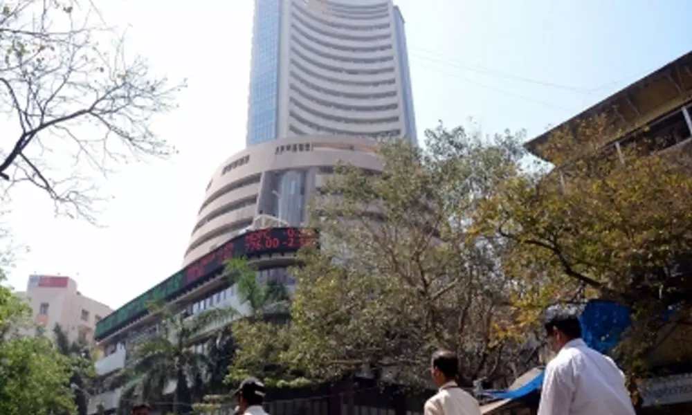 Sensex up over 400 points; metal, banking stocks rise