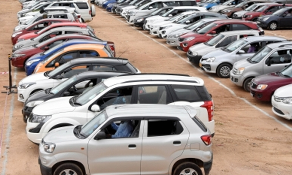 Base effect pushes March passenger vehicle sales higher: SIAM