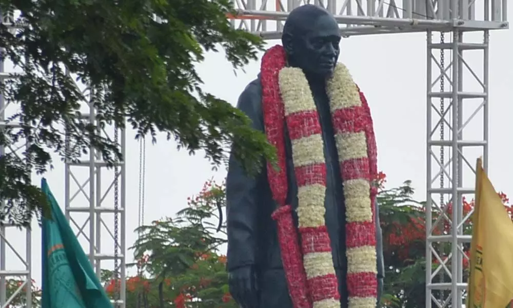 PV Narasimha Rao’s statue unveiled in Hyd