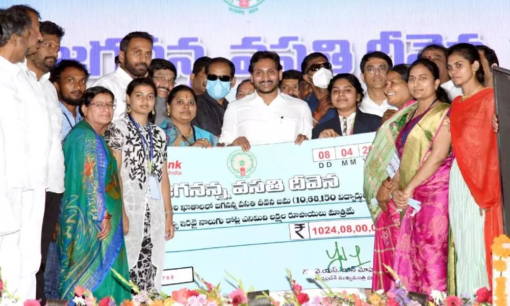 Jagan credits Rs.1024 crore  Vasathi Deevena