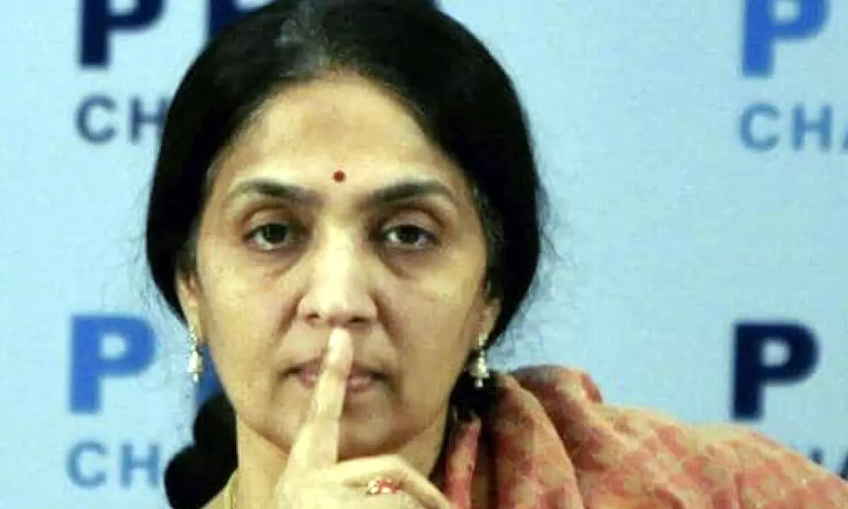 SAT admits Chitra Ramkrishna’s plea against Sebi order