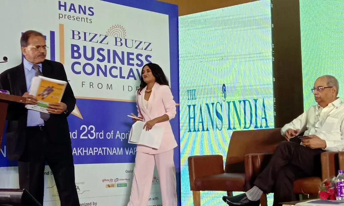 Keynote speaker Mr Narengra, stressed on private... ... Live updates of Bizz Buzz Business Conclave - Profit from Ideas