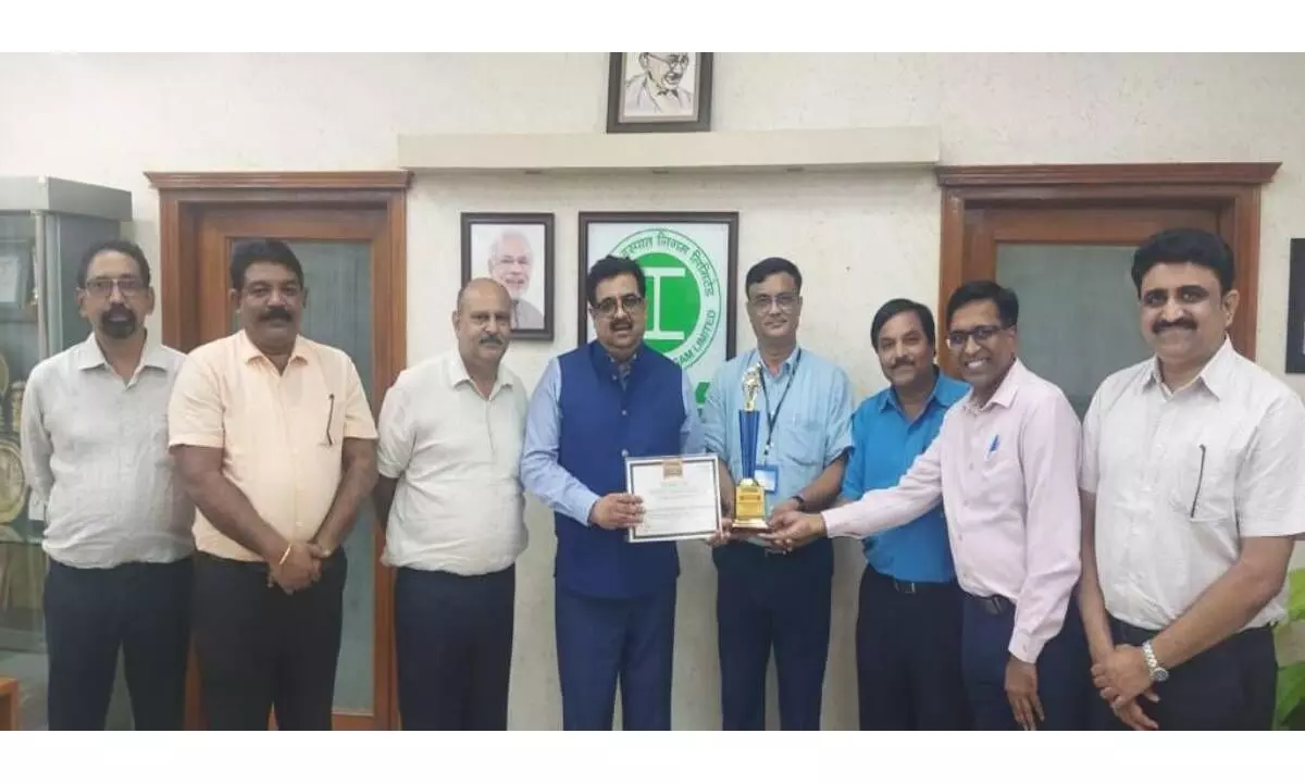 “Sri Atul Bhatt, CMD, RINL Lauds International Trade Division of marketing department of RINL on being awarded with the prestigious Star Performance Award for Export Excellence”