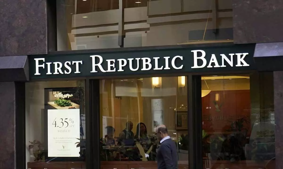 Regulators seize First Republic Bank