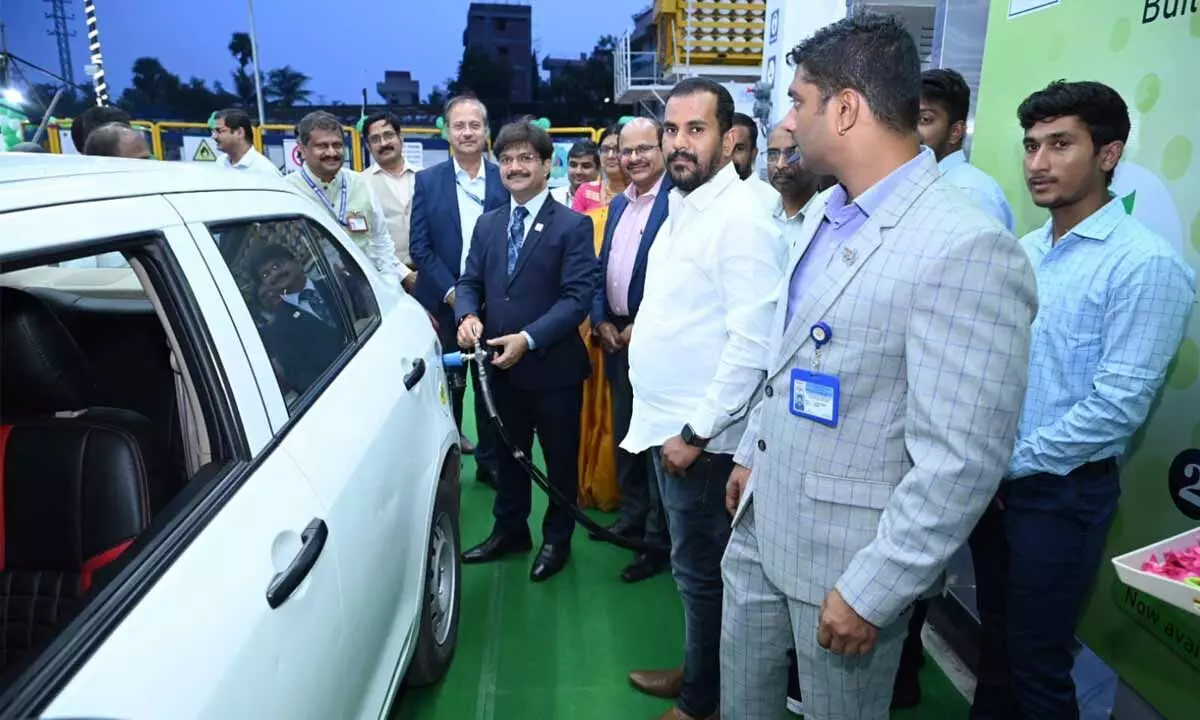 HPCL introduces CNG facility, poWer95 in Hyderabad