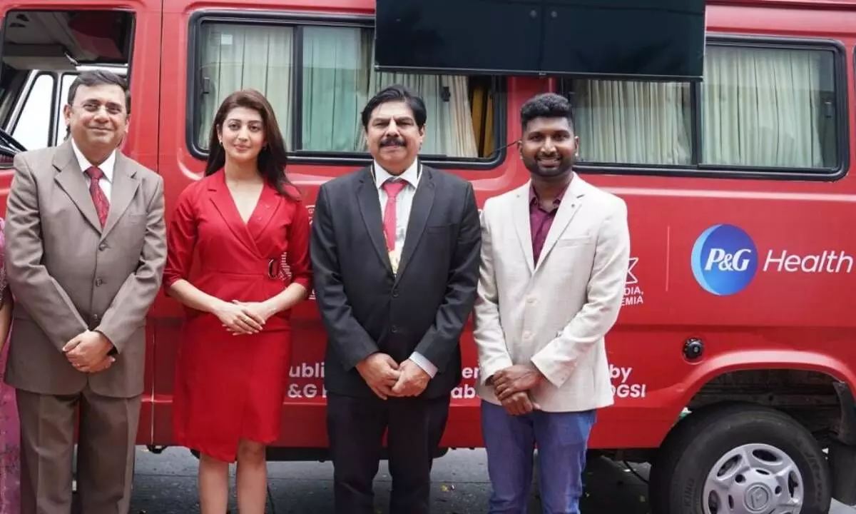 (From left to right) Milind Thatte, Managing Director, P&G Health, actress Pranitha Subhash, Dr. Hrishikesh Pai, President, FOGSI, Vijay Kumar Pampana, Marketing Director, P&G Health at the launch of second leg of Na Na Anemia Bus Yatra in Visakhapatnam on Thursday