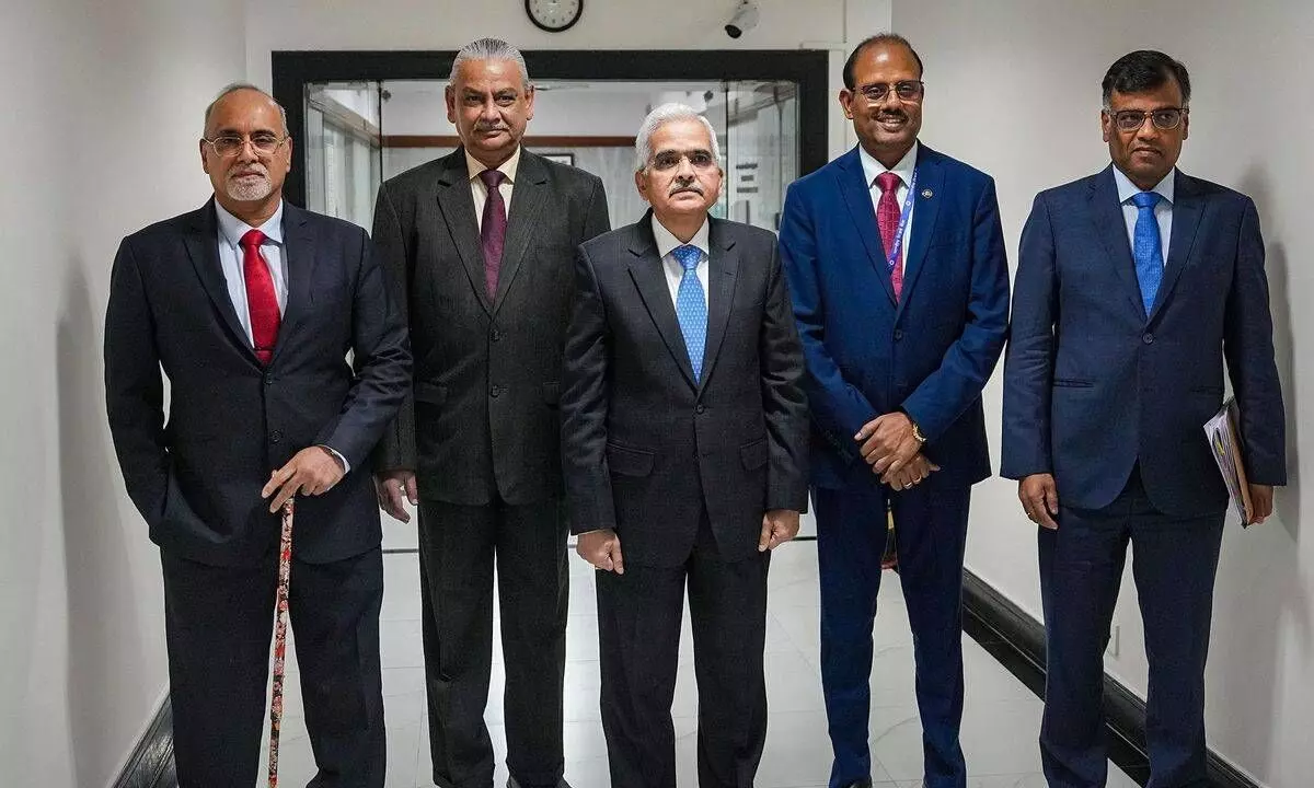 RBI Governor Shaktikanta Das along with Deputy Governors Michael Debabrata Patra, M Rajeshwar Rao, Swaminathan Janakiraman and Rabi Shankar, arrives to address a press conference on monetary policy statement, at the RBI headquarters in Mumbai on Thursday