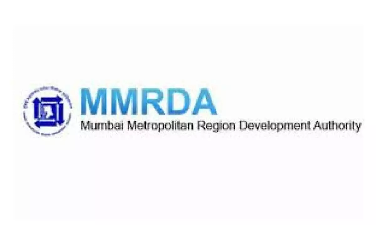 Devendra Fadnavis unveils Mumbai Metro logo