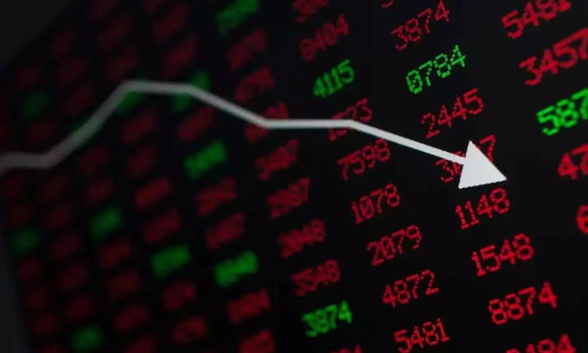 All sector indices losing momentum