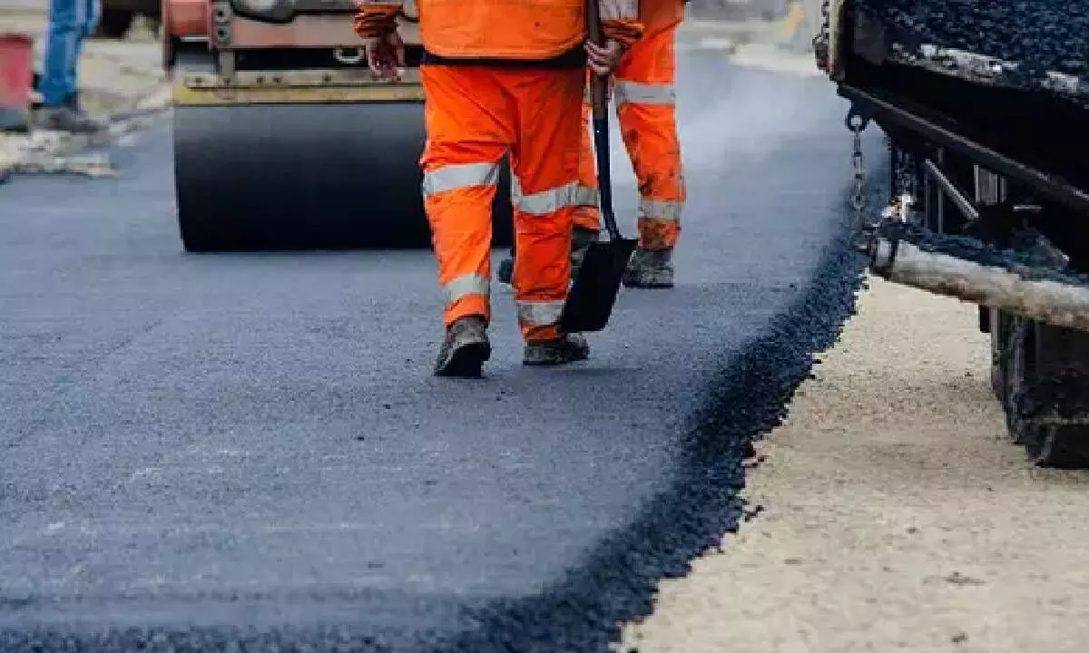 Leading firms in race for Reliance Infras 8 road projects valued at Rs 6,000 cr