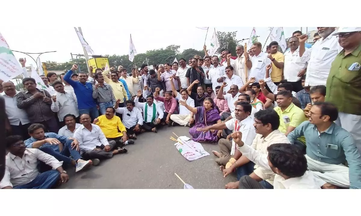 RINL disinvestment protest in a Gandhian manner reaches 1,000 days