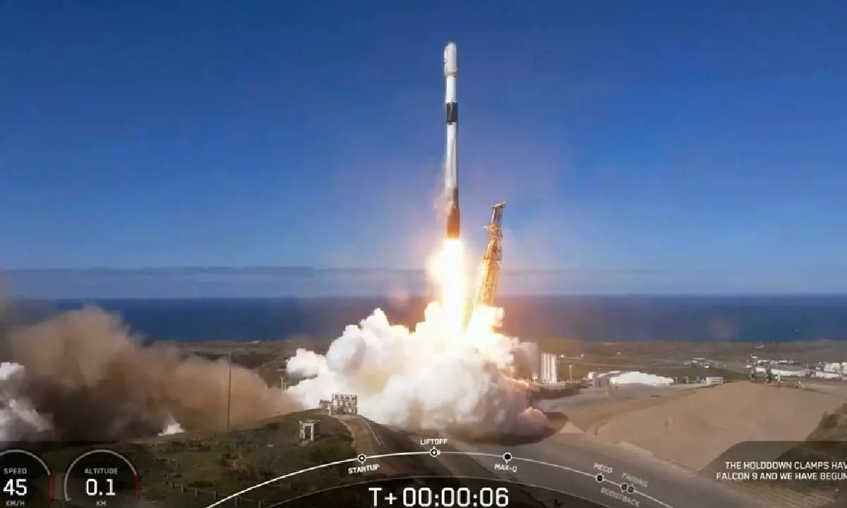 South Korea successfully launches 1st spy satellite into orbit