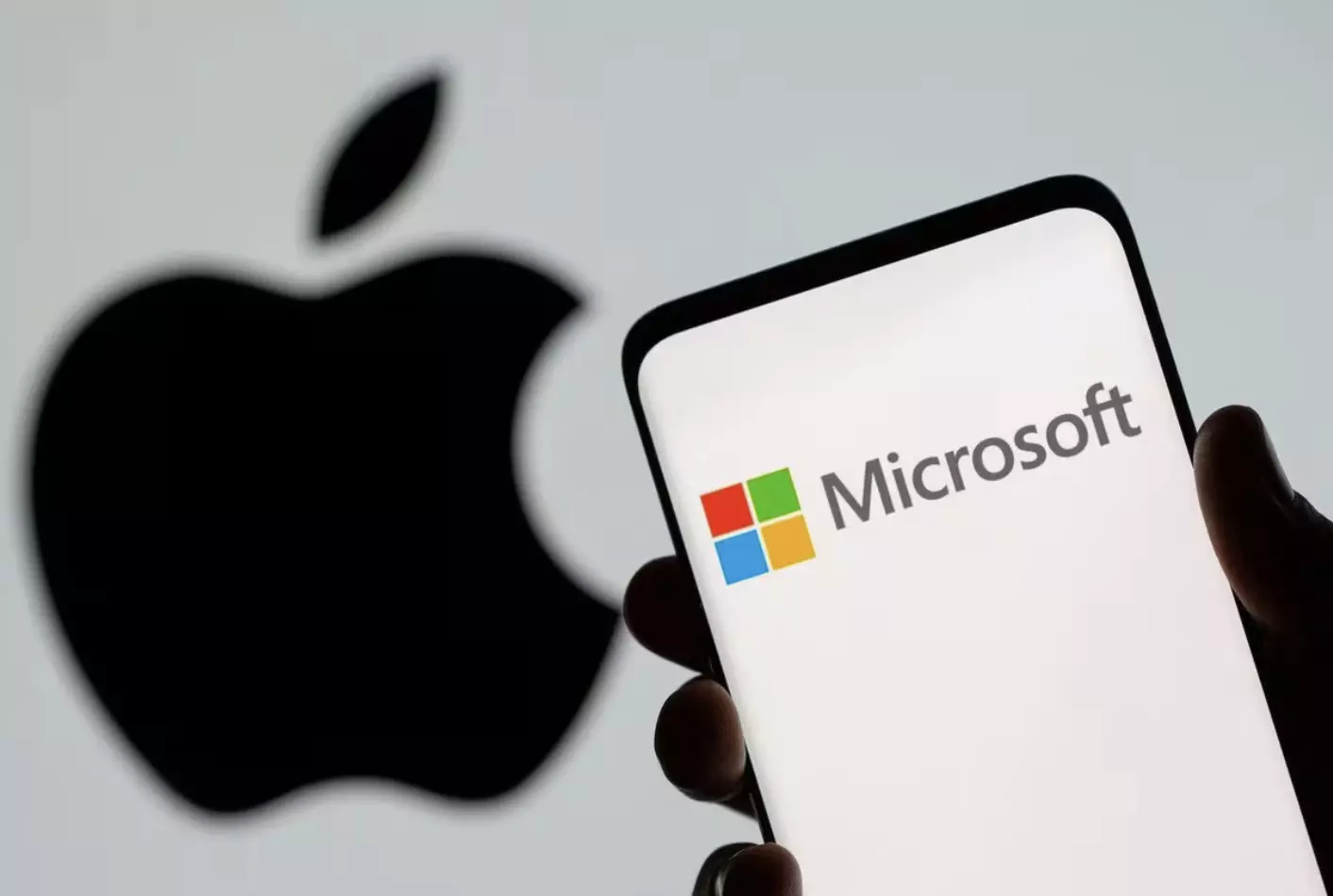 Microsoft surpasses Apple to become the worlds most valuable company