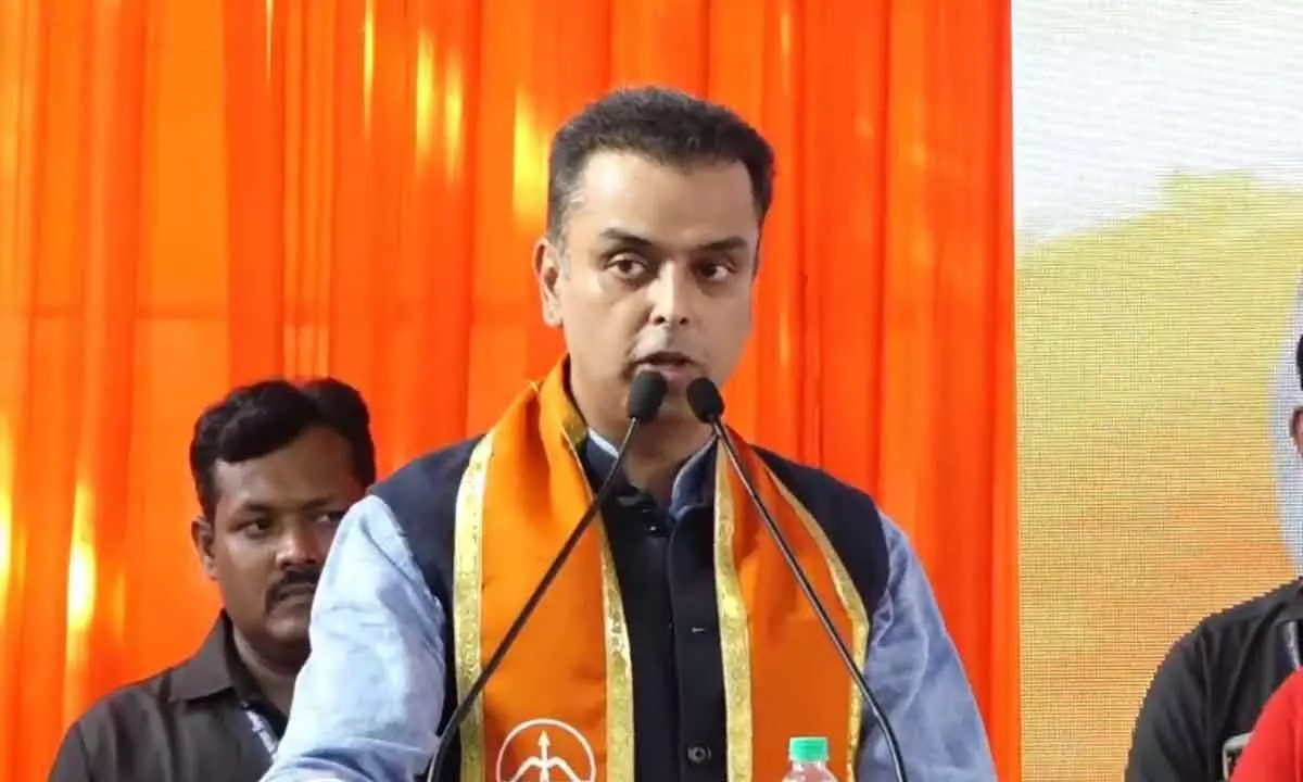 Milind Deora quits Cong, joins Shinde-led Shiv Sena