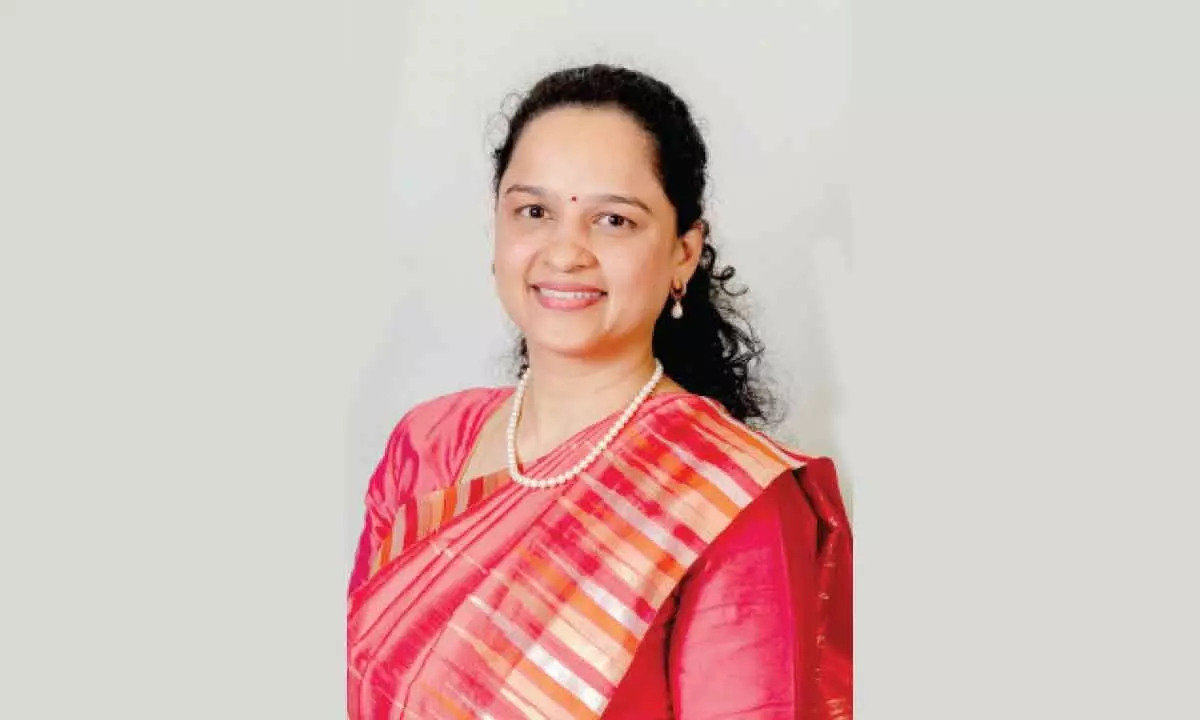 Anuradha Bhide Pandit, Professor, Kabir Baug Math Sansthas Sunjeevan Yoga Therapy Centre