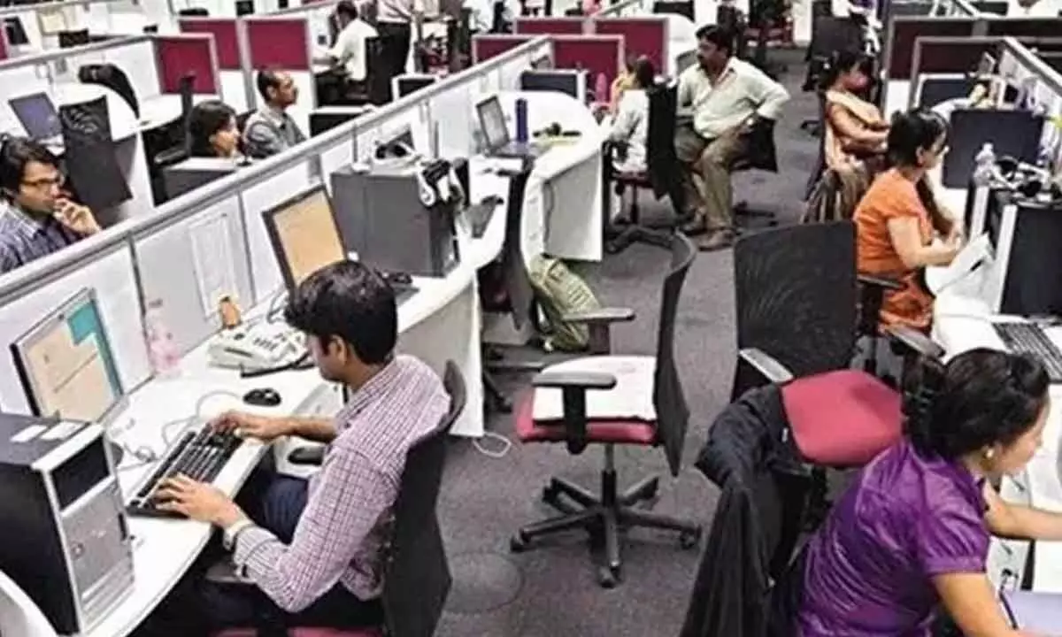 Services sector outpaces manufacturing on the Indian jobs front