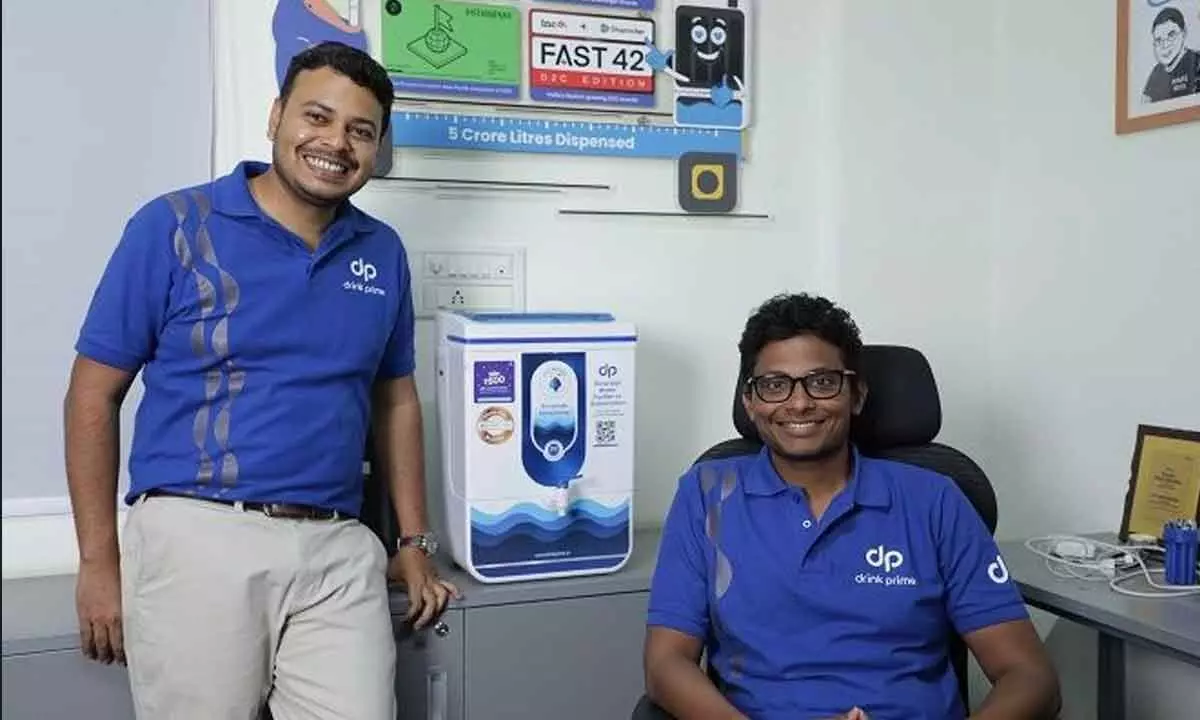 Company co-founders  Manas Ranjan Hota (left) and  Vijender Reddy Mutyala