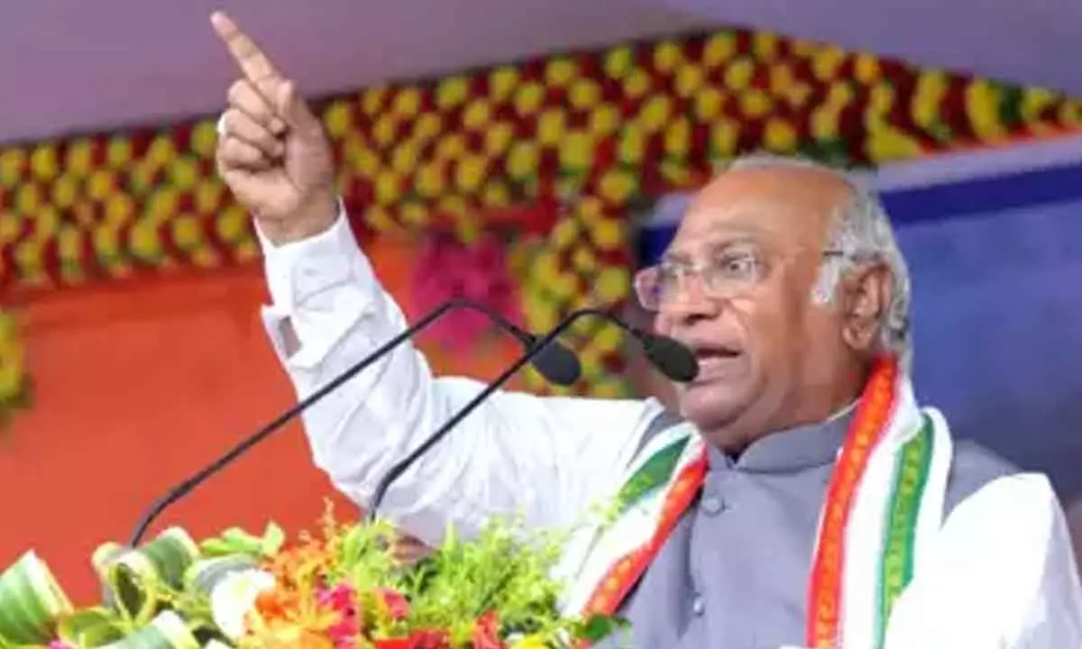 PM Modi ‘Jhoothon Ka Sardar’: Kharge