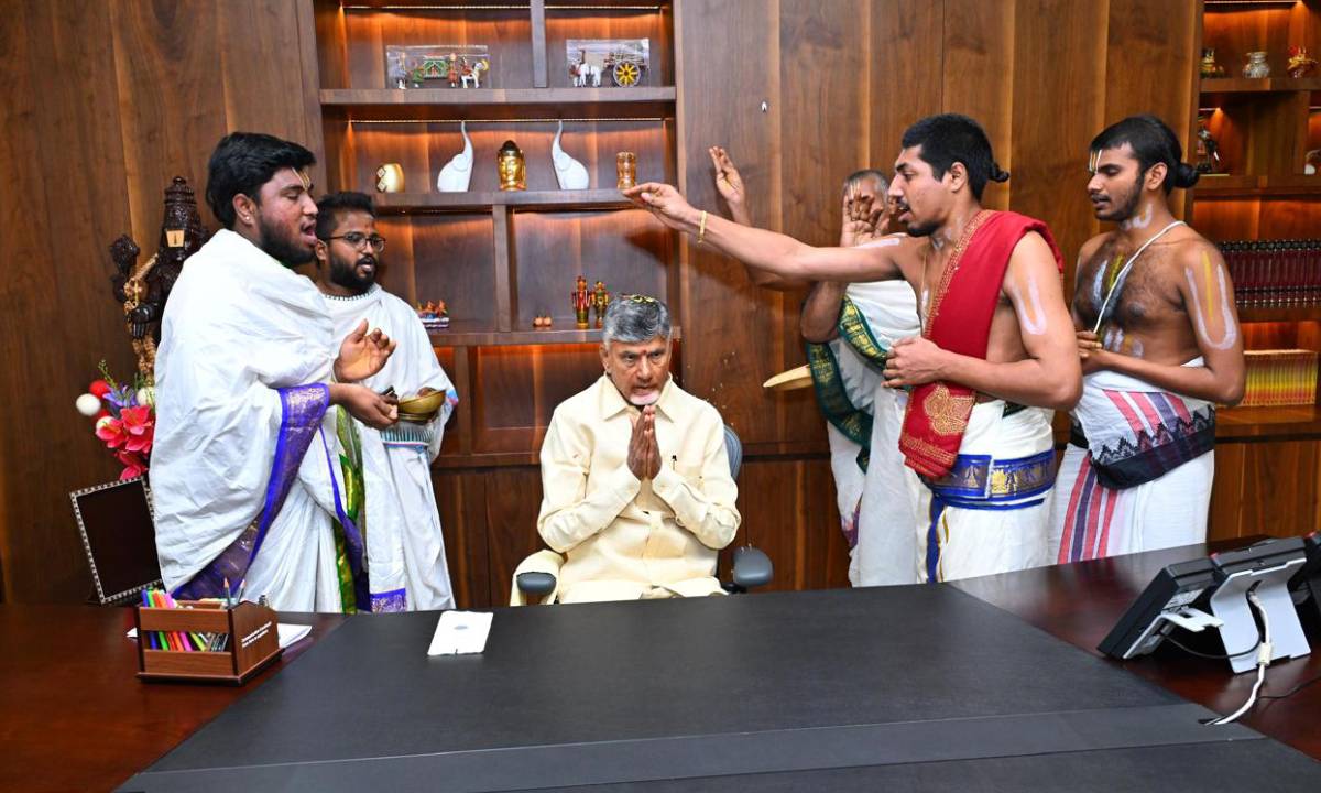 Chief Minister N. Chandrababu Naidu occupying his chambers in the Assembly at Amaravati on Friday