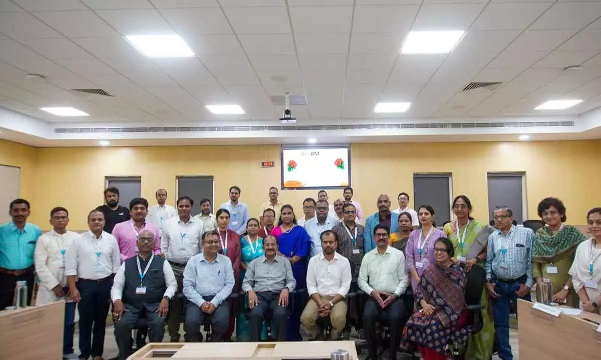 IIMV inaugurates leadership programme for varsity faculty