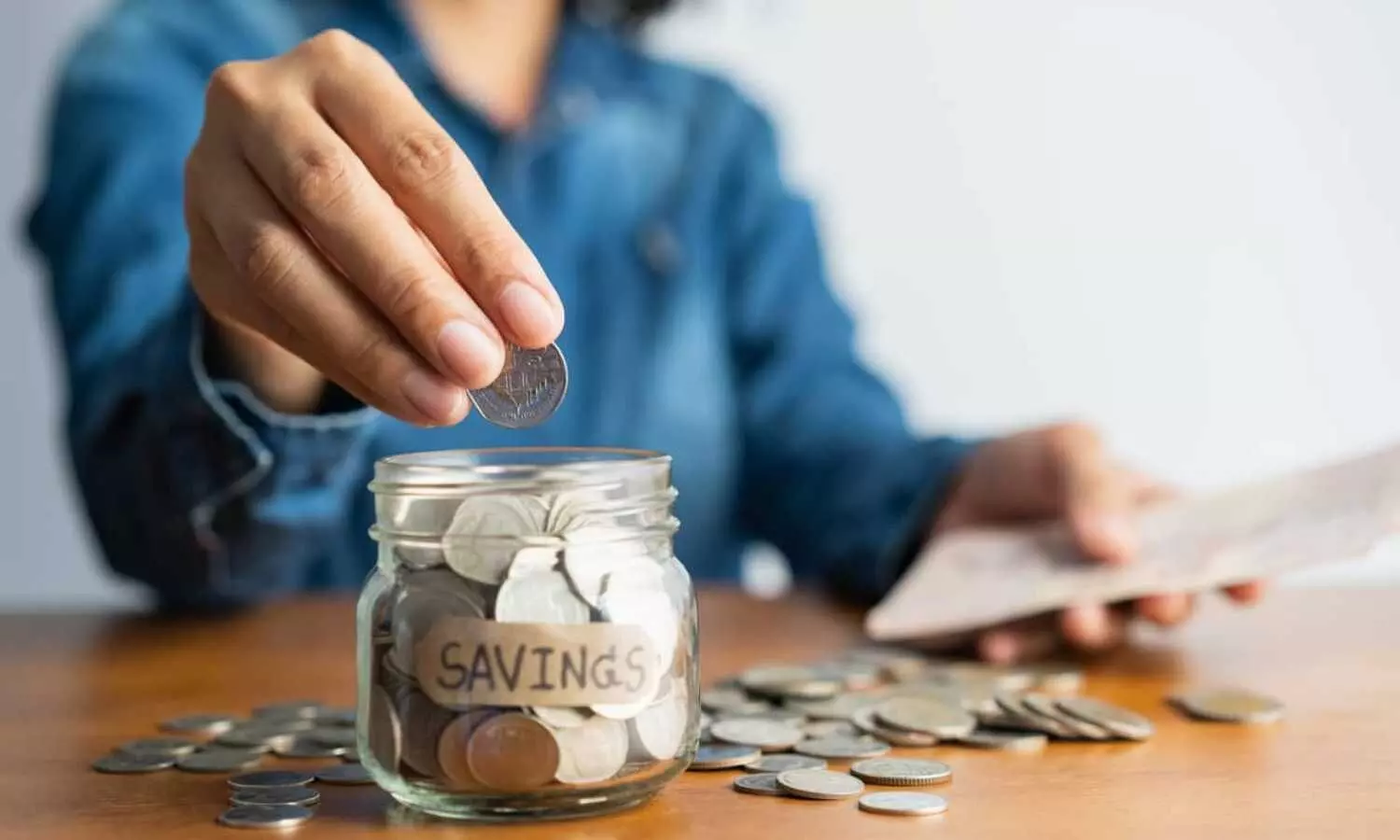 5 Effective Strategies for Managing Your Savings Account