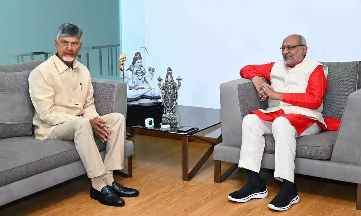 Telangana Governor meets AP CM Naidu