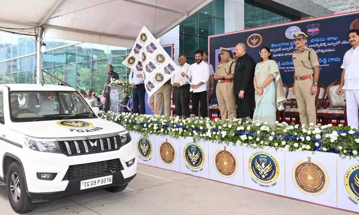 CM flags-off vehicles for narcotics, cyber security bureau