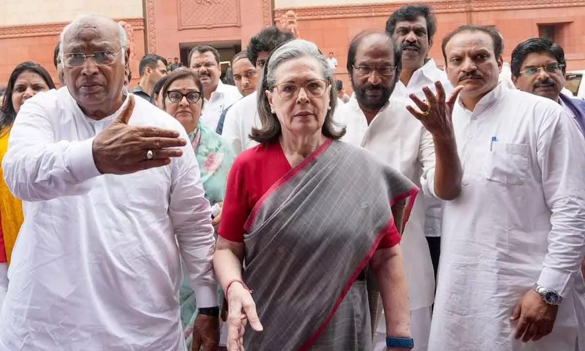 Opposition members led by mallikarjun kharge walk out of parliament on wednesday