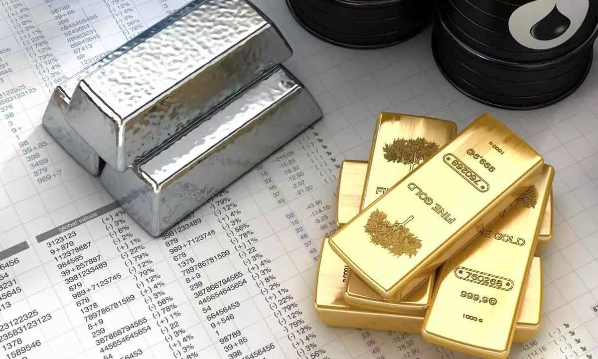 Gold gains marginal, silver rallies big