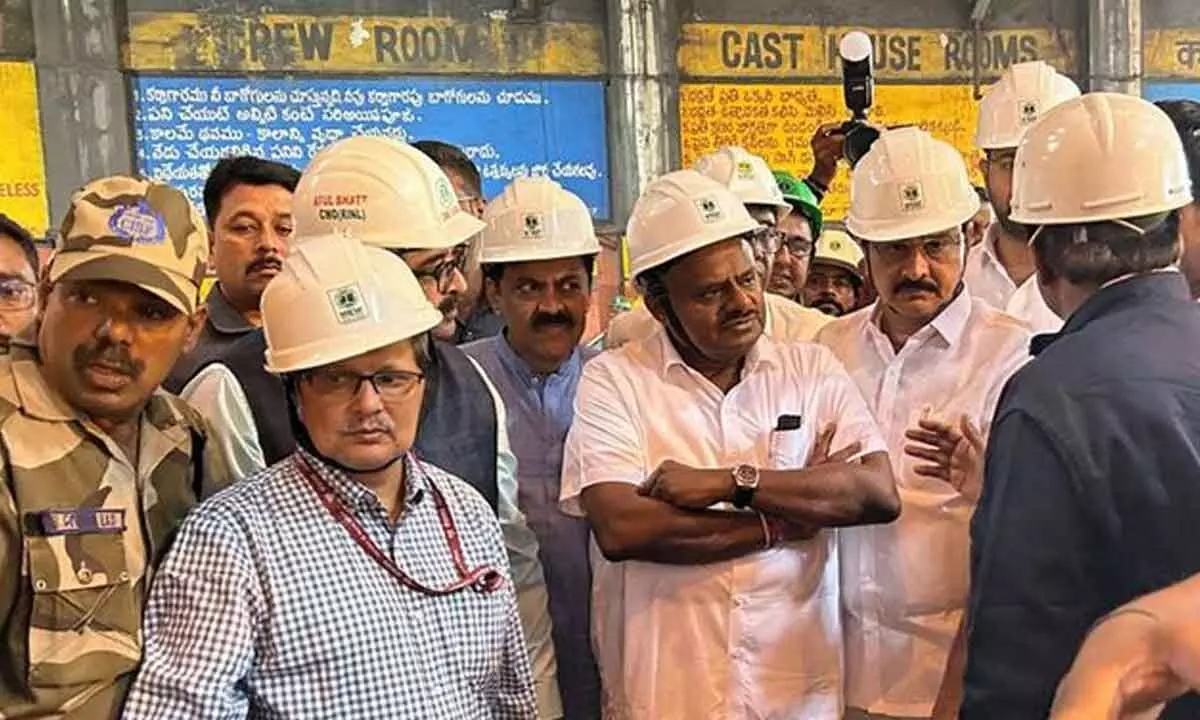 Union Minister HD Kumaraswamy along with MoS Bhupathiraju Srinivasa Varma, Company CMD Atul Bhat, Joint Secretary Sanjay Roy, interacting with other officers during his visit to Vizag Steel Plant in Visakhapatnam on Thursday