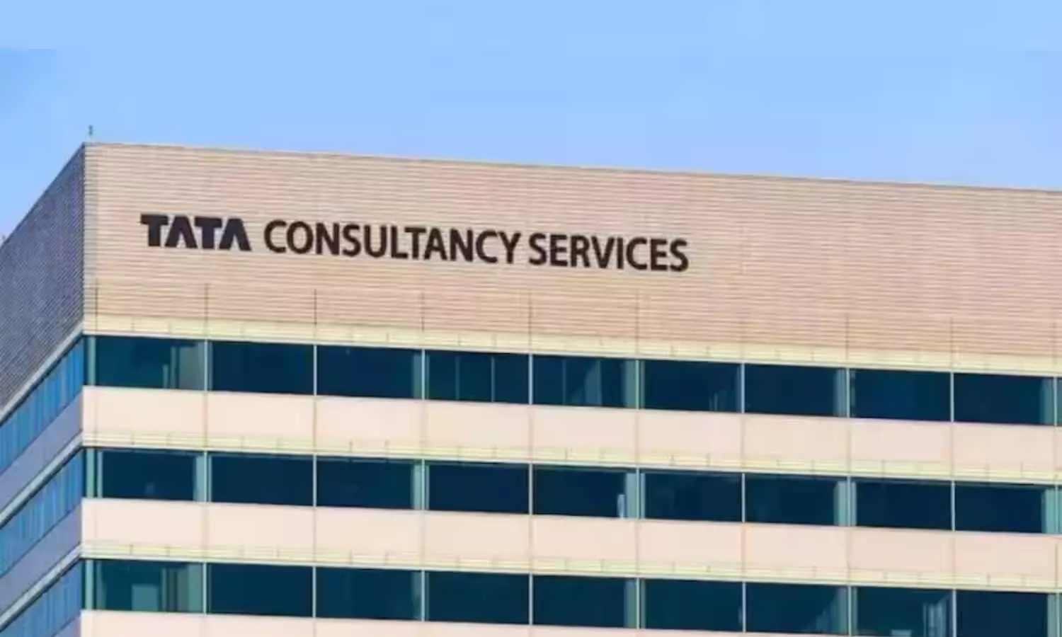 Evaluating TCS Q1 Results : Buy, Sell, or Hold?