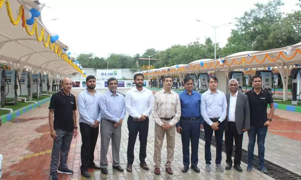 Jayesh Ranjan, Telangana Special Chief Secretary, Industries & Commerce and Awadhesh K Jha, Executive Director, GLIDA with dignitaries at the inauguration of EV Charging Hub in Hyderabad