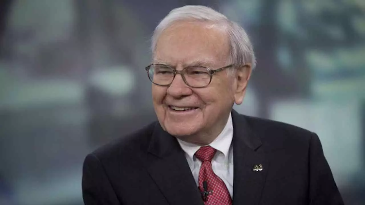 Buffett surprises mkts with Apple stake cut