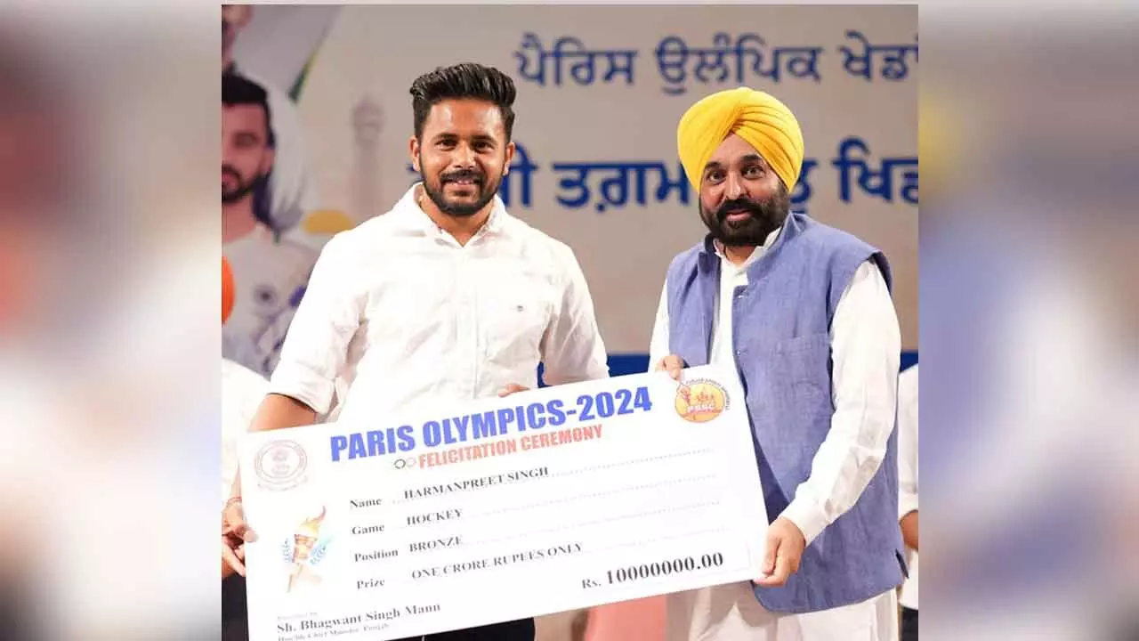 Punjab awards Rs 1 cr each to 8 Olympic hockey players