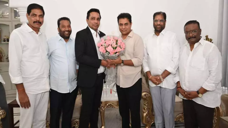 KTR calls on Lankan Minister for Commerce Satasivan Vialanderan