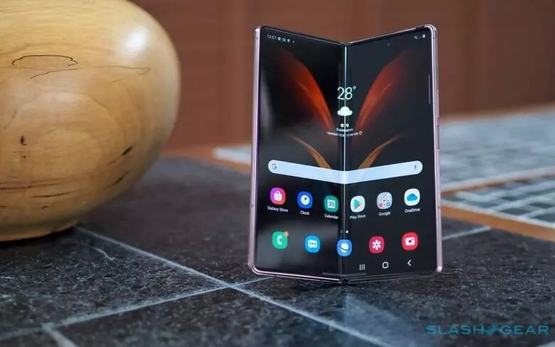 Samsung is Developing Smartphones with Double-Foldable and Rollable Features