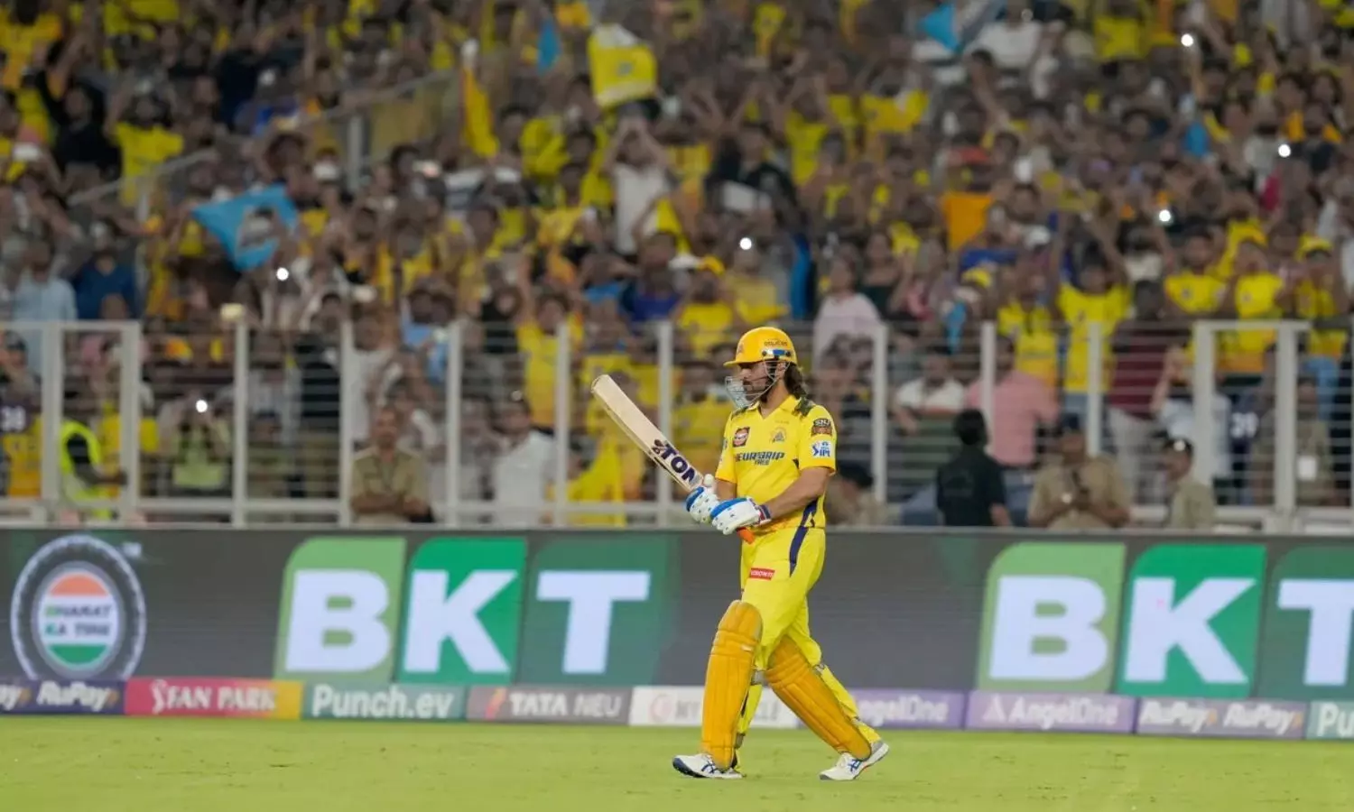 MS Dhonis IPL 2025 Future: Suresh Raina Hopes for Another Season with CSK