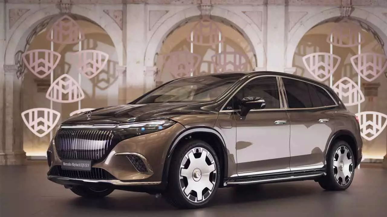 Mercedes unveils Maybach EQS 680