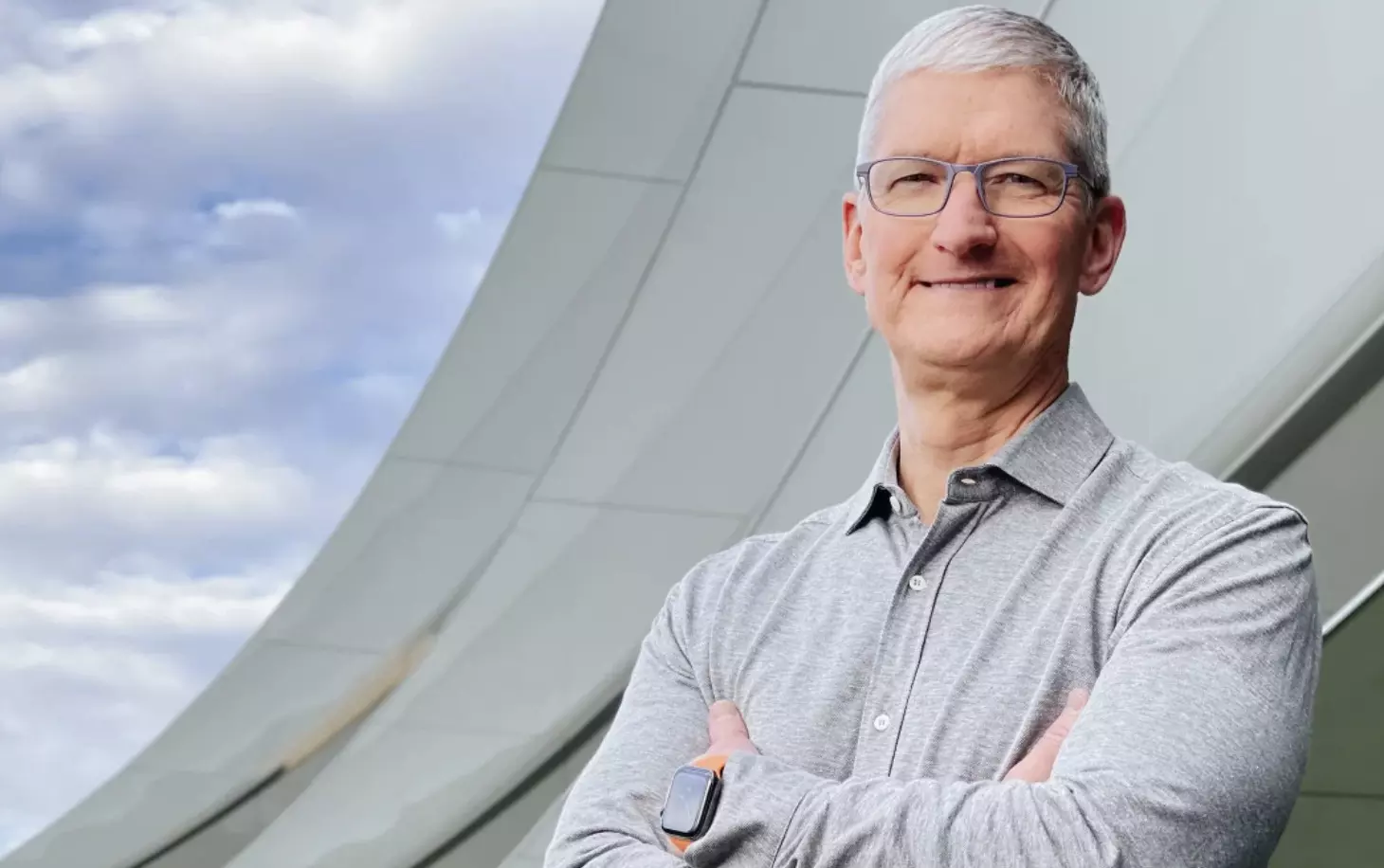 Apple CEO Tim Cooks throwback interview goes viral!