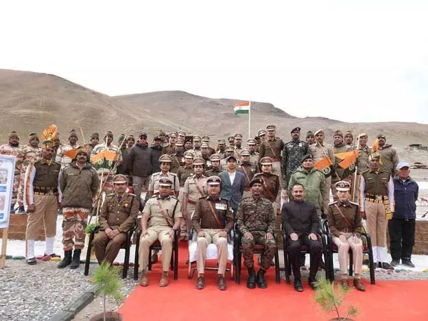 28-Man Police Officers’ Team Visits Hot Springs Memorial in Ladakh