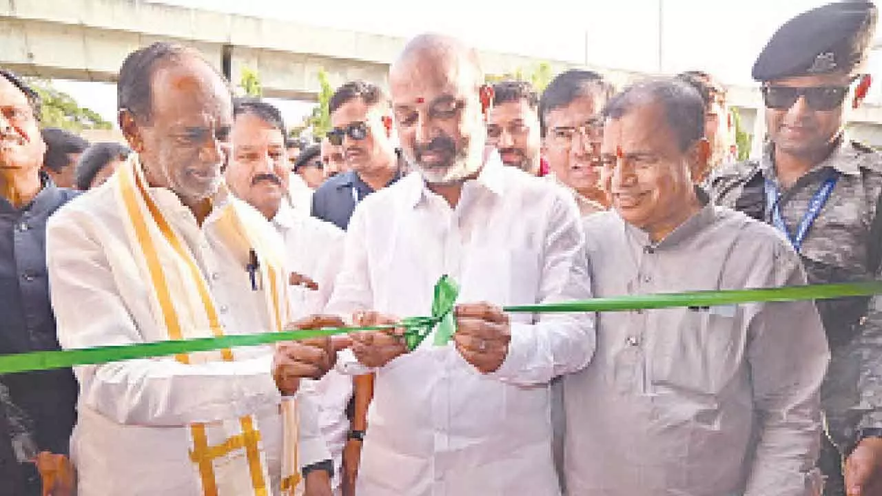 MoS Bandi Sanjay Unveils Photo Exhibit On Hyderabad liberation