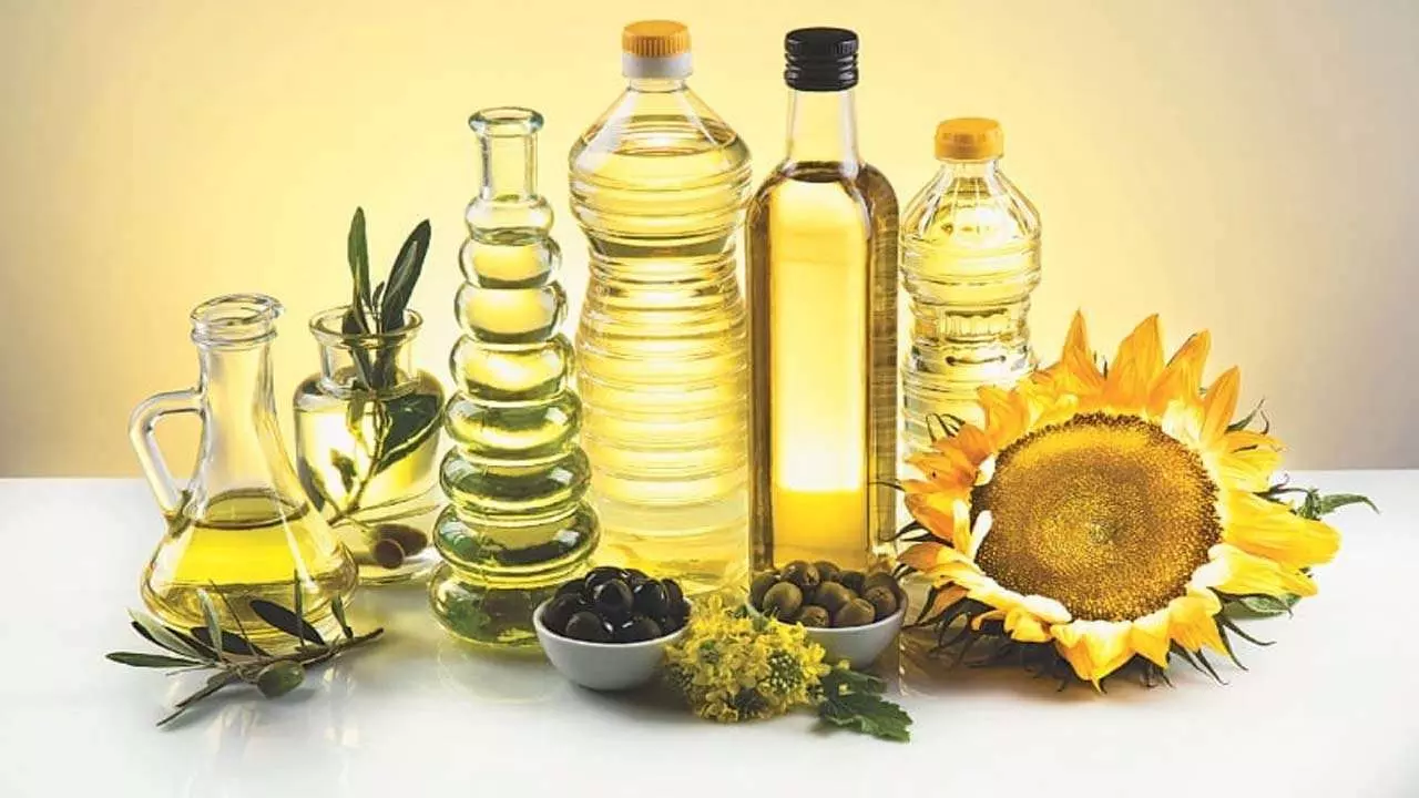 Govt asks edible oil firms not to hike retail price