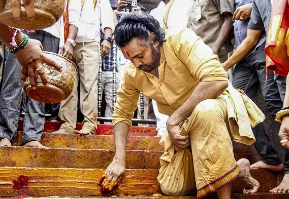 Atonement: Pawan Kalyan Holds Cleanliness Drive at Durga Temple in Vijayawada