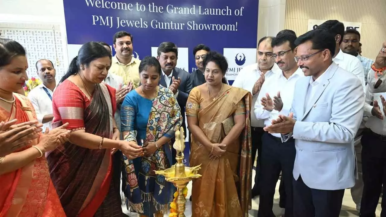 PMJ Jewels Launches New Store At Guntur