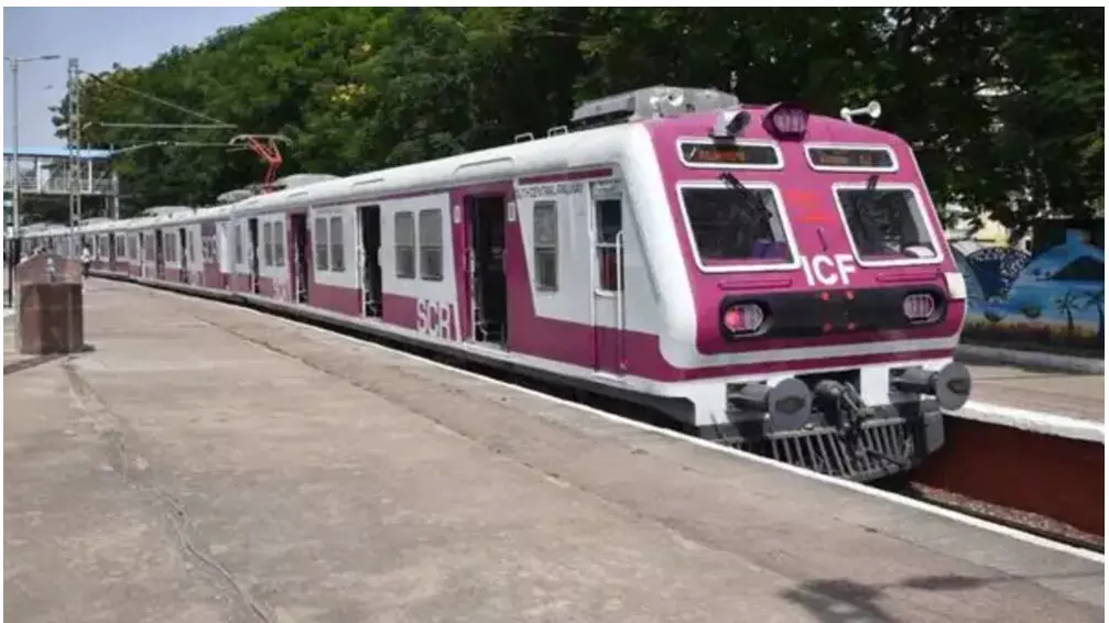 MMTS Train Timing Issue In Hyderabad  - Passengers Facing Numerous Difficulties