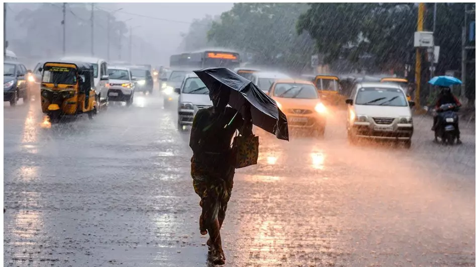 Heavy Rains Forecast for Tamil Nadu and Andhra Pradesh Due to Bay of Bengal Low Pressure