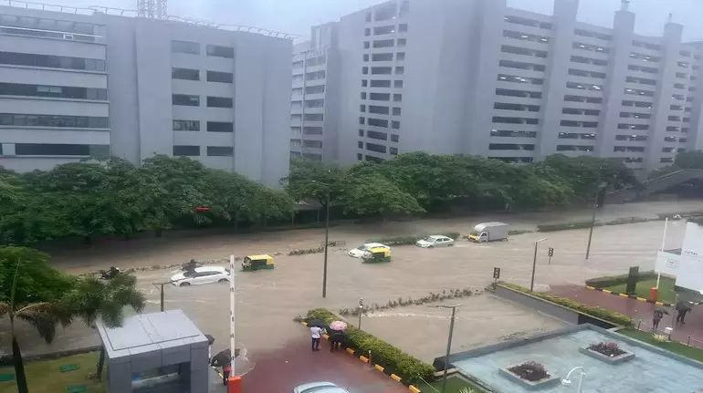 Heavy Downpour Disrupts Work in Key IT Centres in Bengaluru