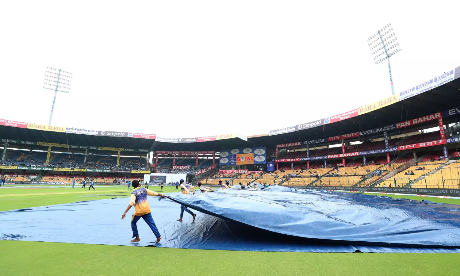 Rain Interrupts First Test as India Struggles Against New Zealand