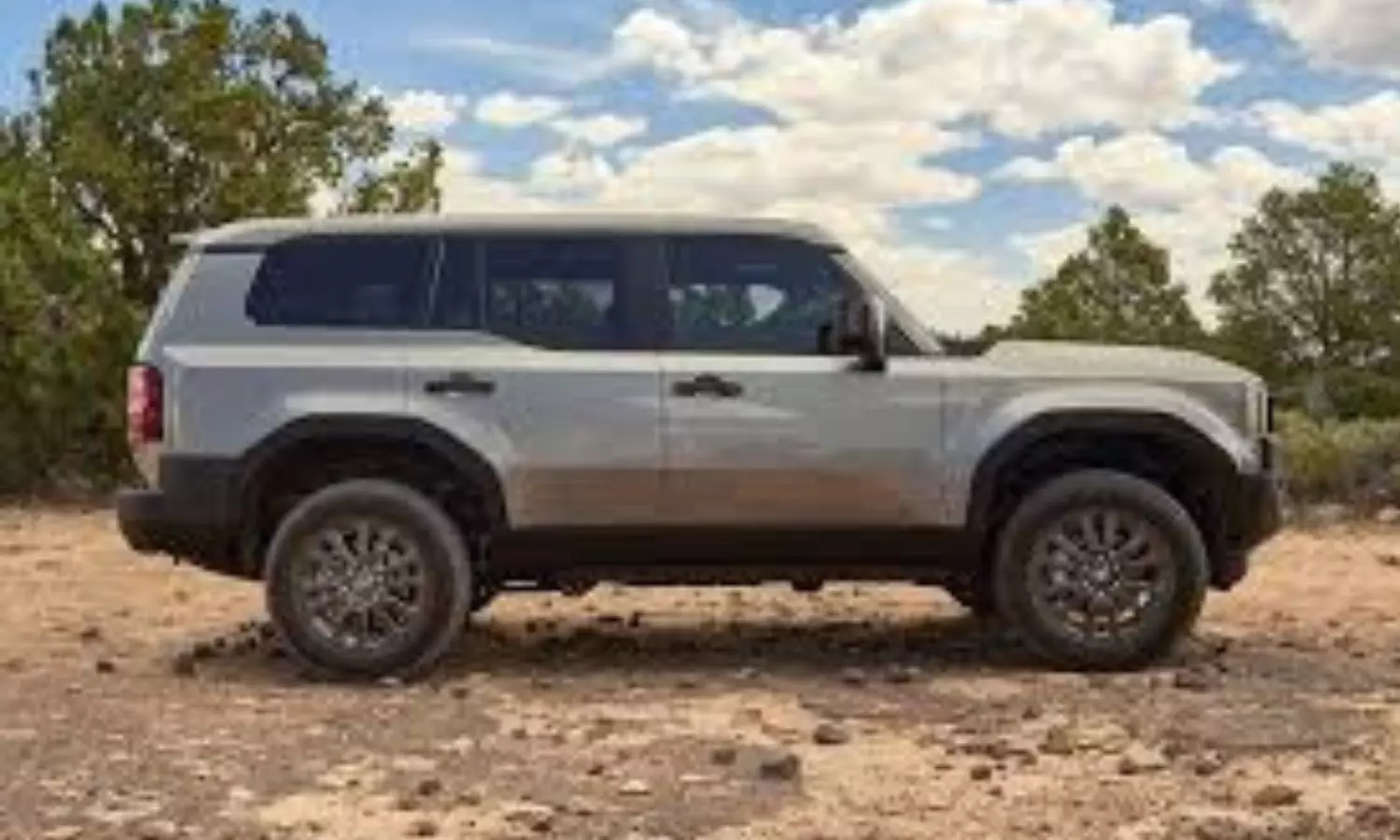 2024 Toyota Land Cruiser Prado: Retro Design Meets Off-Road Capability