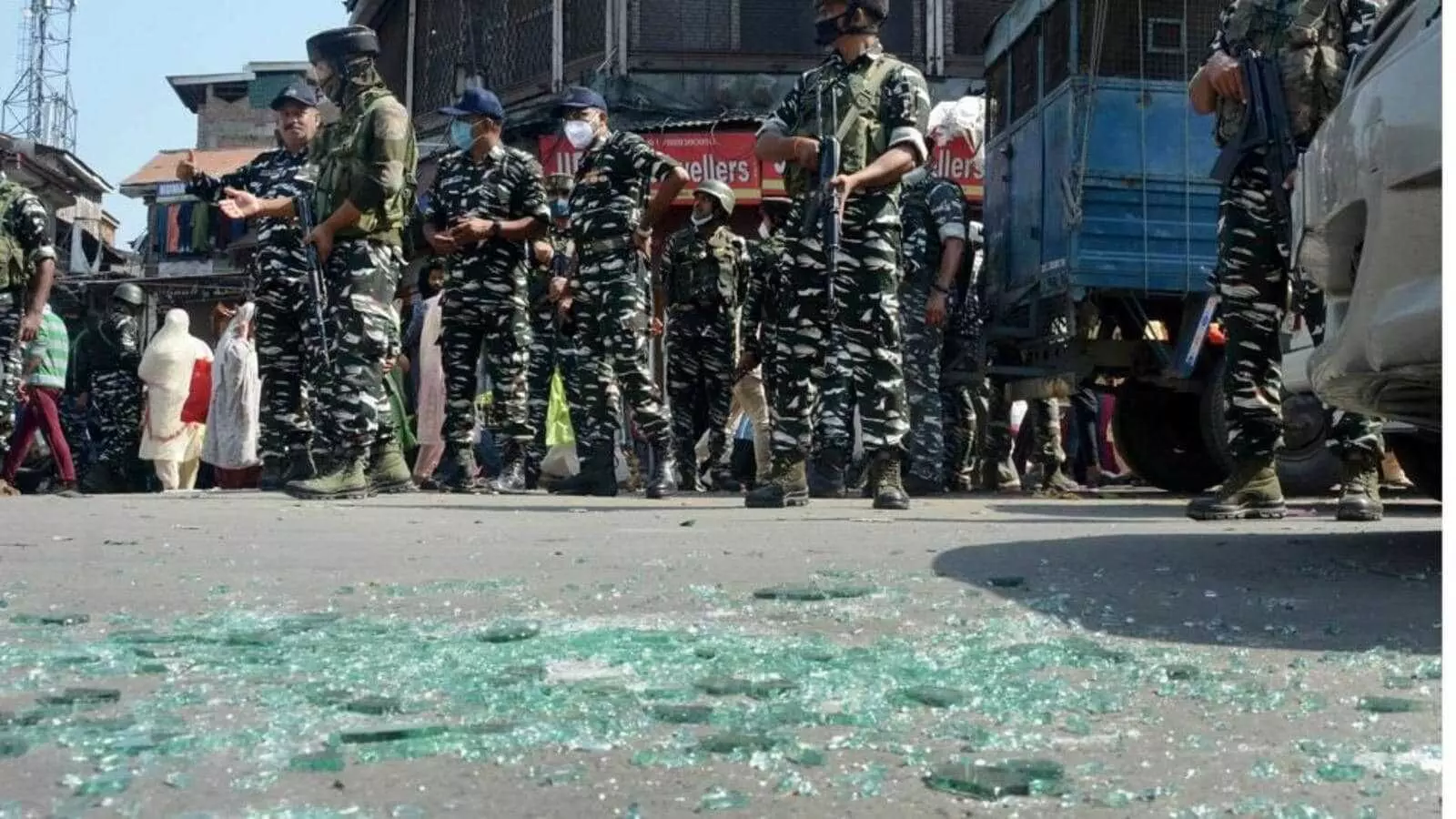 Srinagar Grenade Attack Leaves 12 Civilians Injured in Jammu & Kashmir